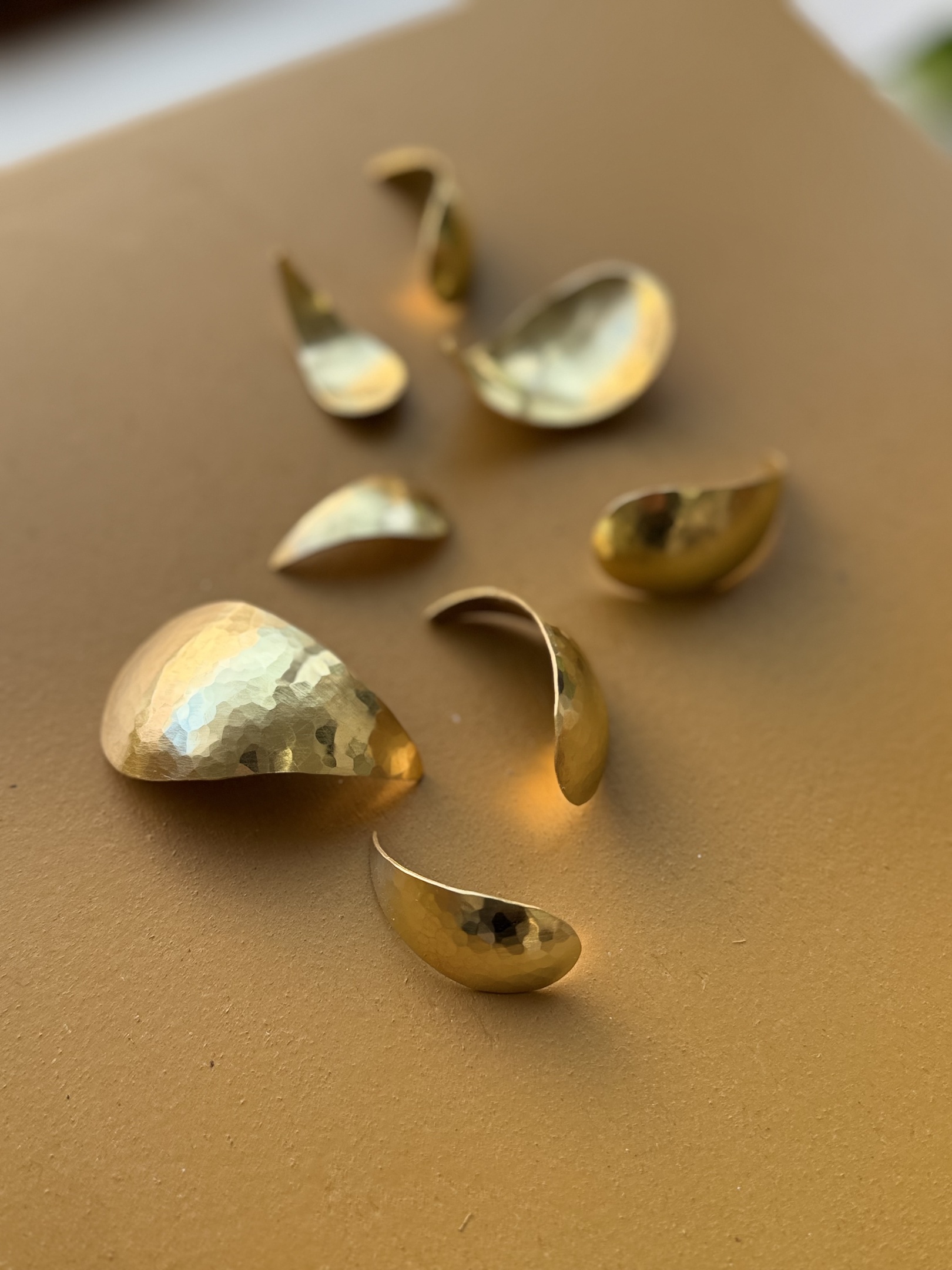 Tårar i mässing